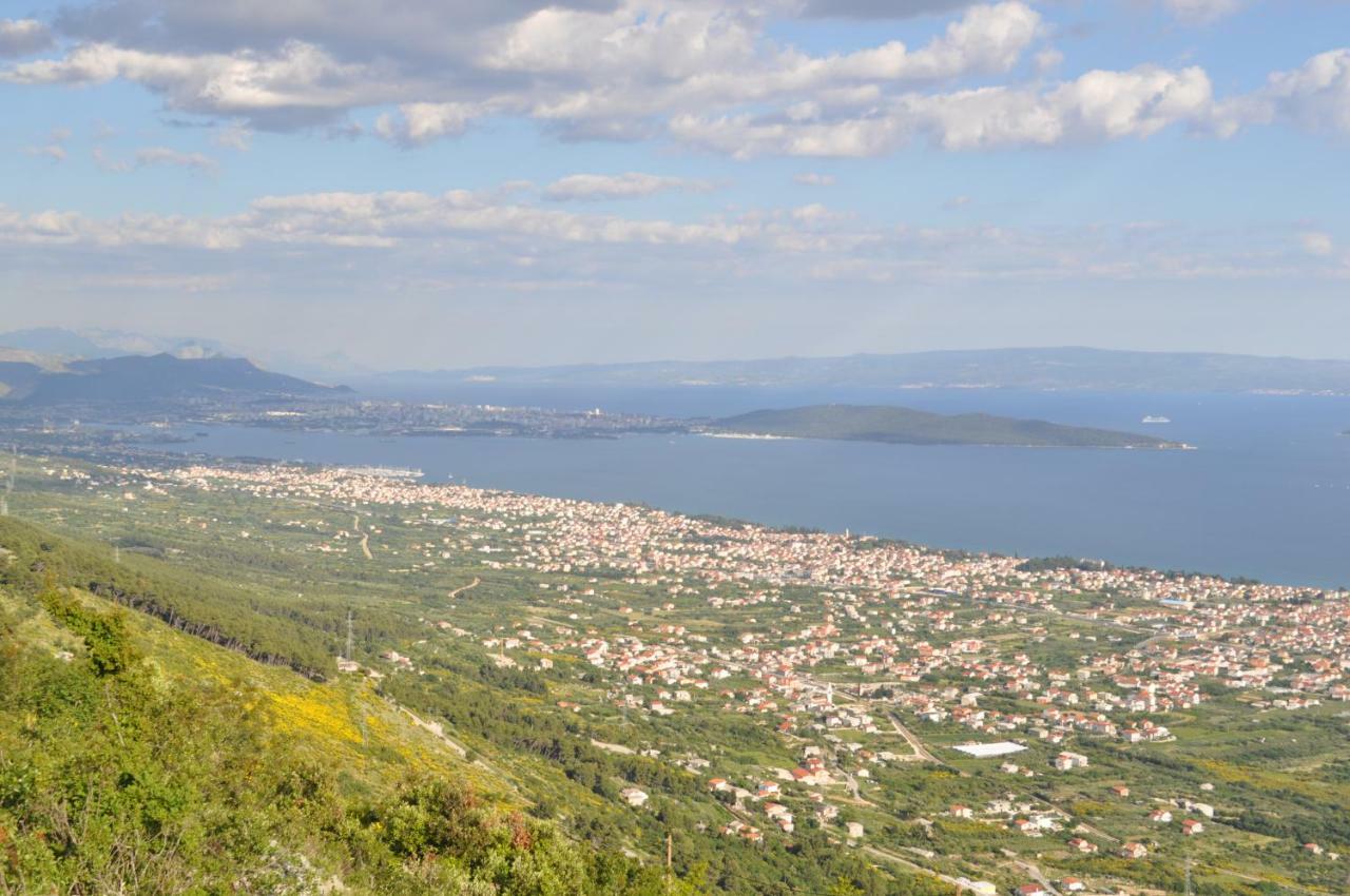 Apartmani Ujakovic Kastela Exterior photo
